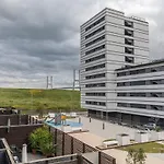 East Апартаменты *